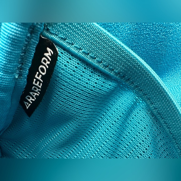 RAREFORM Large Zion Sling Bag Zip Belt Bag Fanny Pack Blue Polka Dot Pattern EUC - Picture 13 of 16